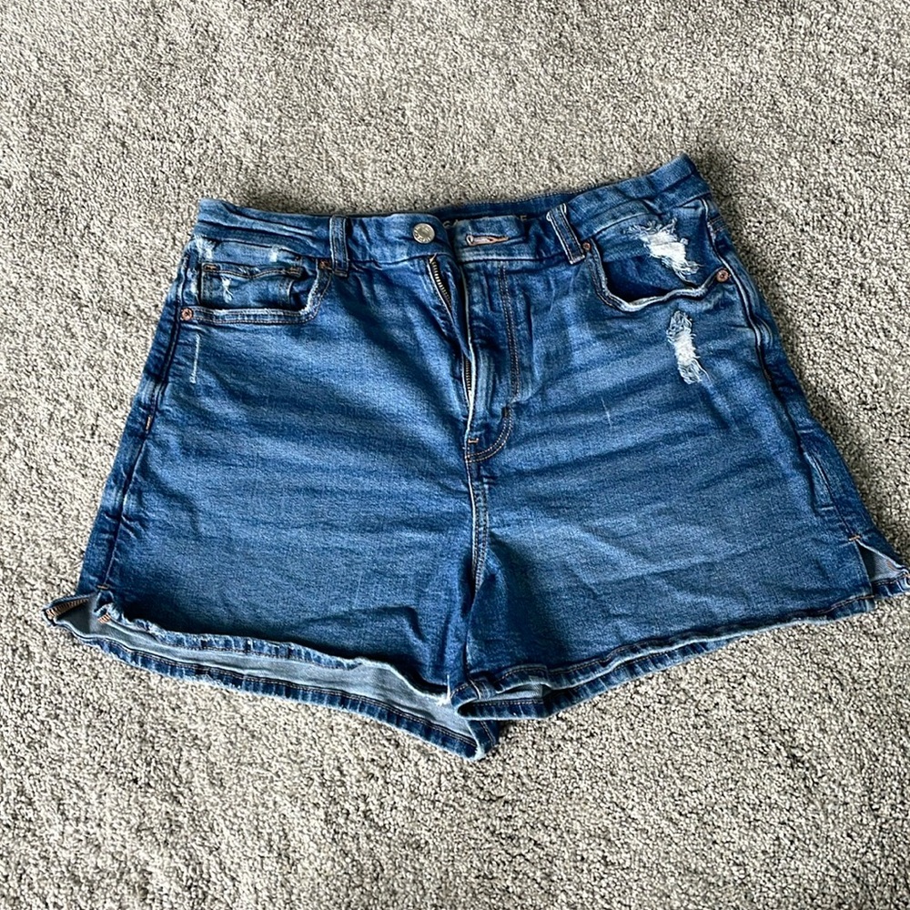 American Eagle curvy mom short